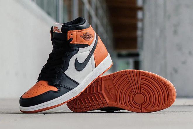 确认复刻！黑扣碎 AJ1 回归日期定了  Nike 公布年度球鞋「Top 10」