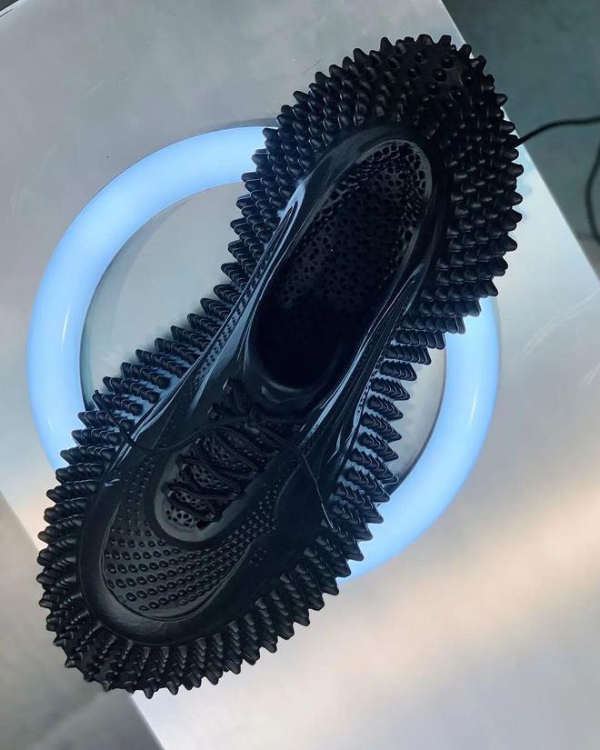 时装周成了 adidas「炫技」的舞台(图22)