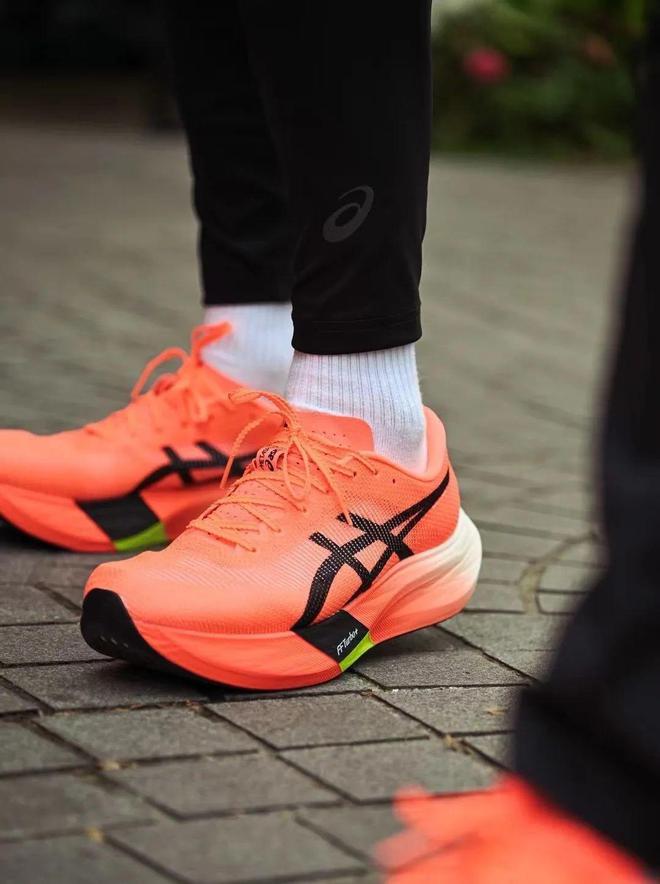 ASICS亚瑟士用速度点燃赛道激情｜内有福利(图4)