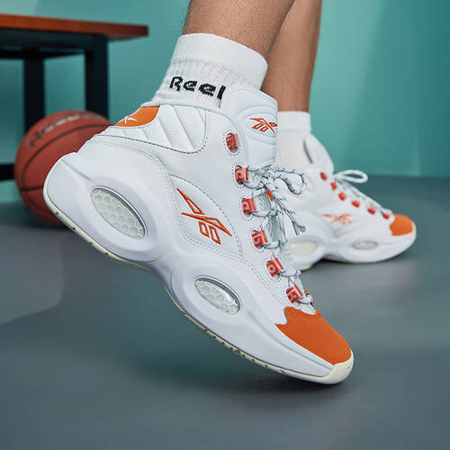 Reebok锐步橙脚趾篮球鞋时尚与舒适的完美结合助你成就运动梦想！