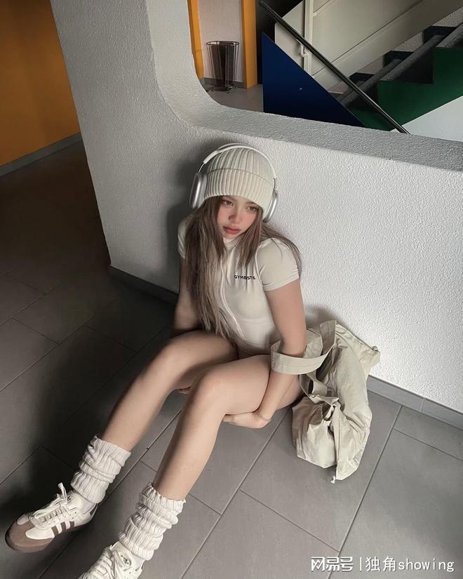 连体服太美了！看看这身全白穿搭！(图5)