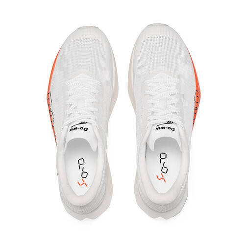 马拉松必备！DO-WIN与特步竞速跑鞋对比谁才是你的最佳选择？