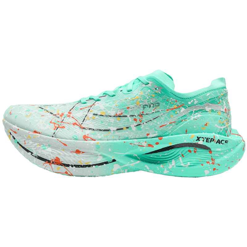 特步欧若拉马拉松跑鞋：冠军版让你一跑成名错过就是亏！