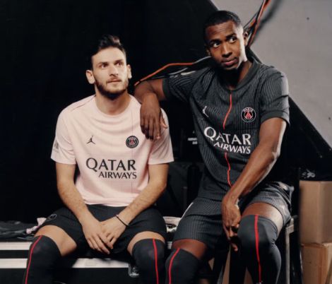 巴黎圣日耳曼和乔丹发布2025-2026赛季全新第四球衣(图2)