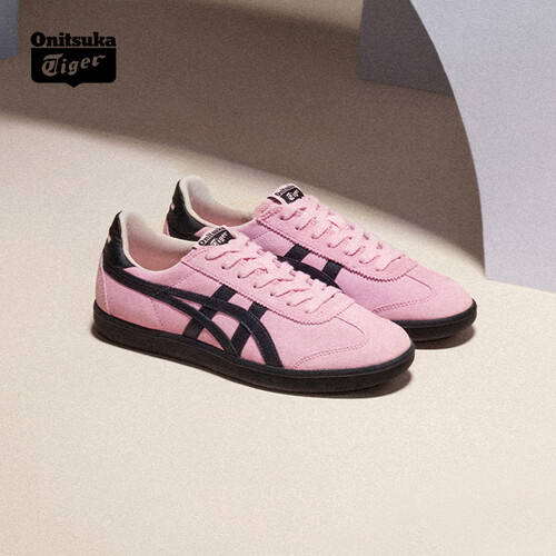 奔跑与时尚的完美结合：特步与OnitsukaTiger鞋款大比拼谁才是你的运动首选？(图2)